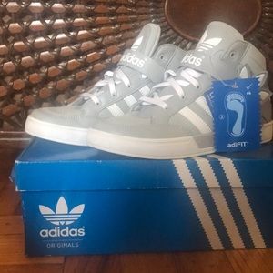 Size 3y adidas sneakers